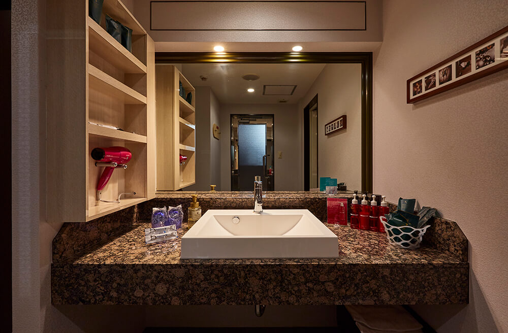 Gold -room.NO203-