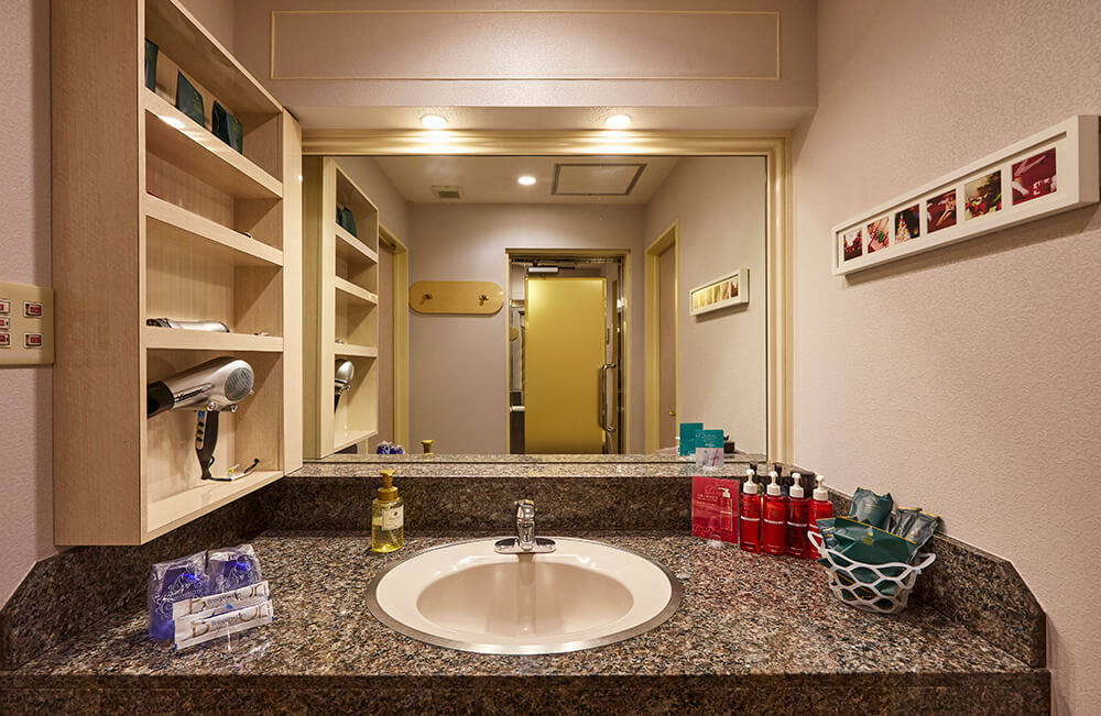 Glamourous -room.NO206-